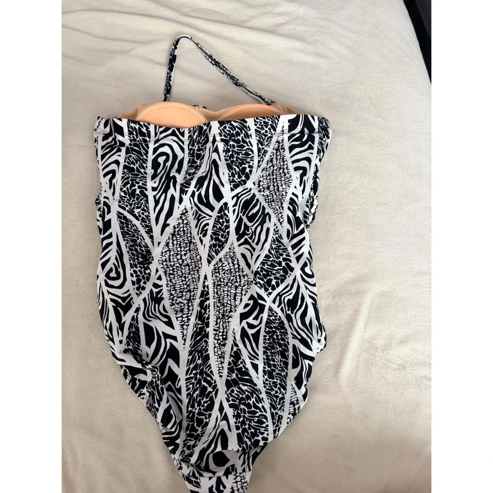 Ceeb Womens Size 14 One‎ Piece Swimsuit Black White Animal Zebra Print Ruched